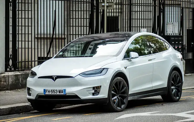 Tesla Model S et X. Garantie étendue pour les pannes d'écran tactile